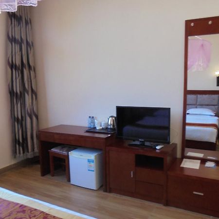 Golden Chopsticks Hotel 利文斯顿 外观 照片