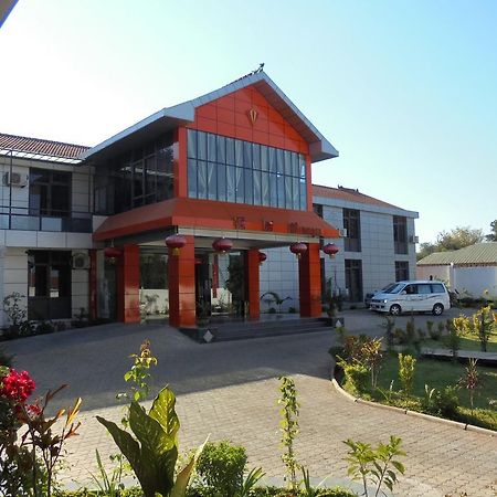 Golden Chopsticks Hotel 利文斯顿 外观 照片