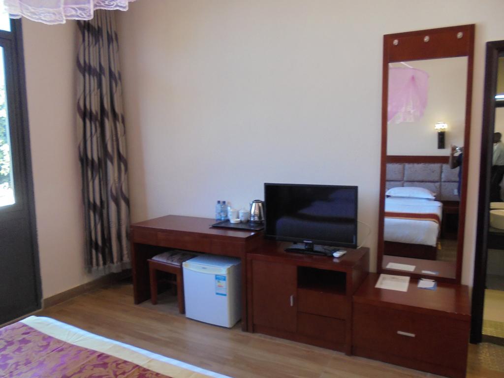 Golden Chopsticks Hotel 利文斯顿 外观 照片