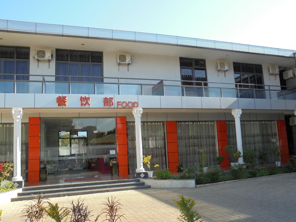 Golden Chopsticks Hotel 利文斯顿 外观 照片